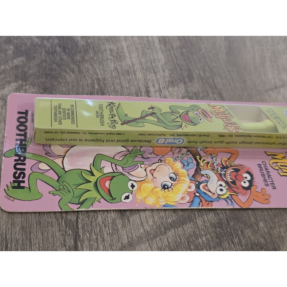 Vintage New 80s Oral-B Toothbrush Jim Henson's Muppets Kermit Frog 1985 RARE - Picture 5 of 6